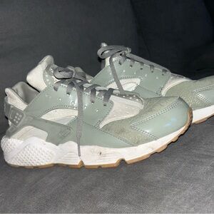 Nike Huarache Sneakers in Sage and White